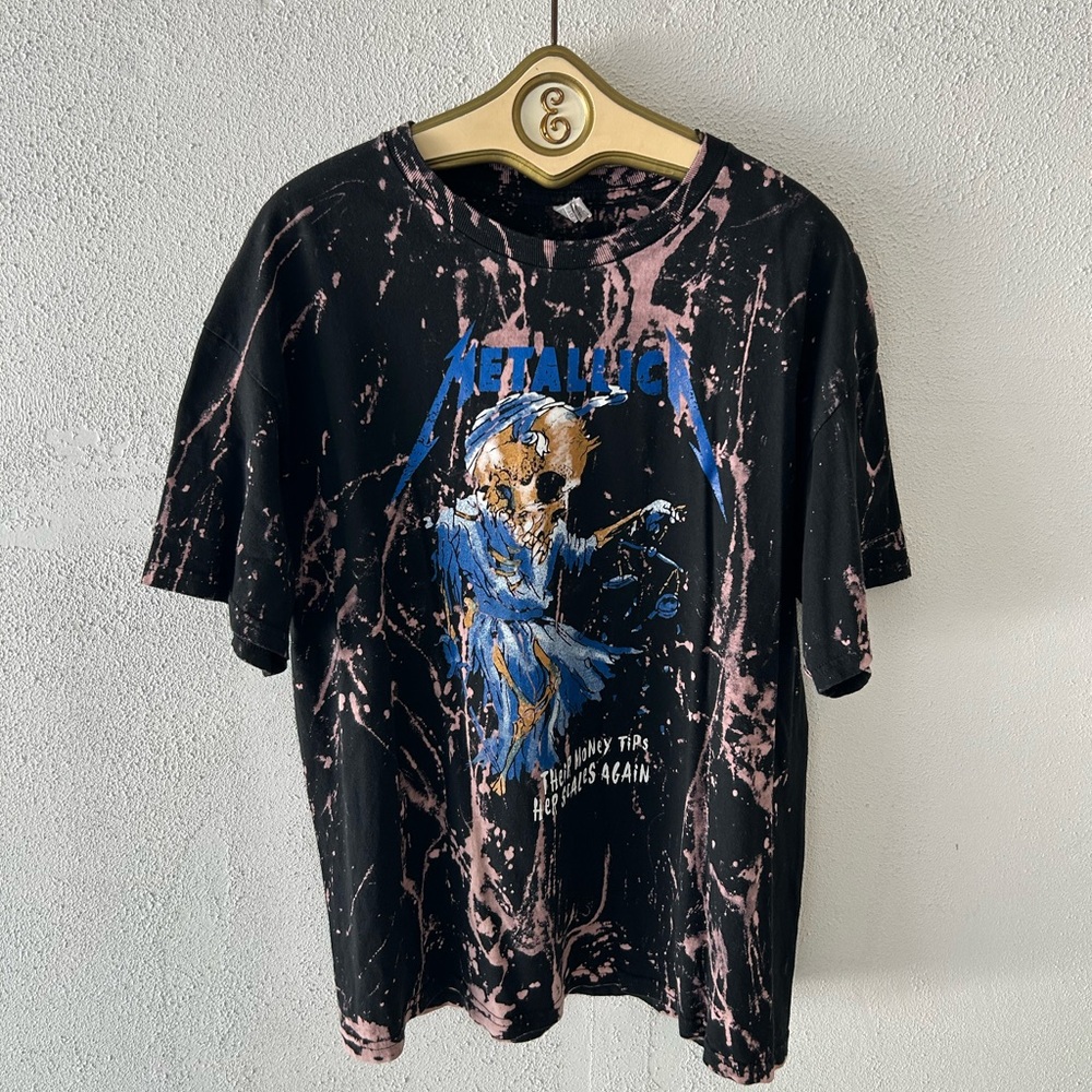 Metallica Black and Pink Graphic Tee